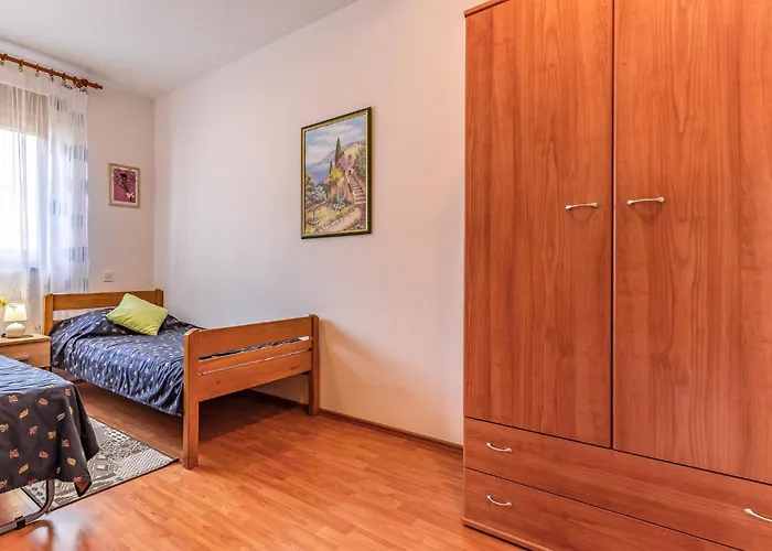 Apartman 2 Bedroom Beautiful In *
