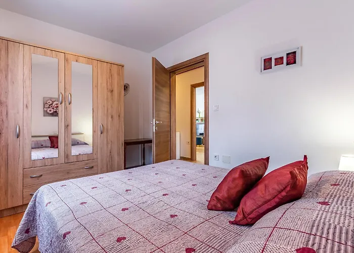 Apartman 2 Bedroom Beautiful In