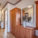 2 Bedroom Awesome In Pula