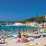 Lejlighed 2 Bedroom Awesome In Pula
