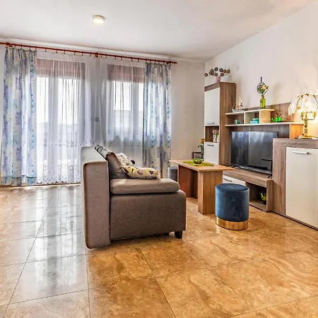 2 Bedroom Beautiful In Appartement