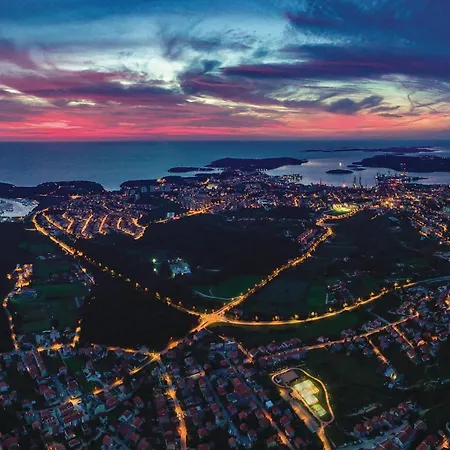 2 Bedroom Beautiful In * Pula