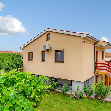 2 Bedroom Awesome In * Pula